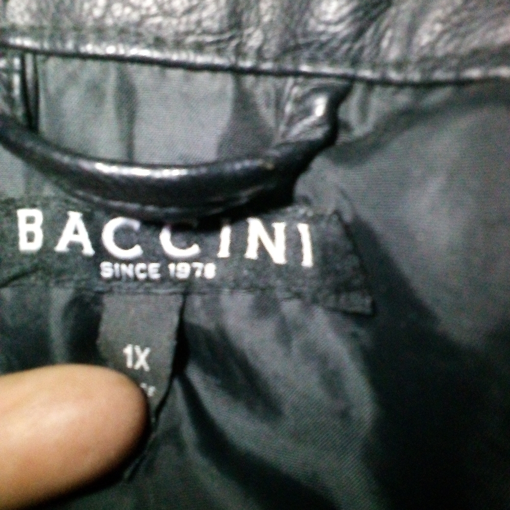 1x Bacconi women's leather jacket.